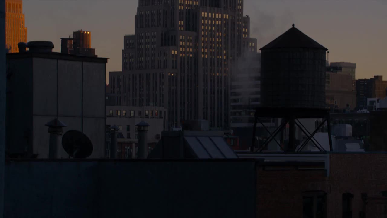 Alacakaranlıkta Empire State Binası